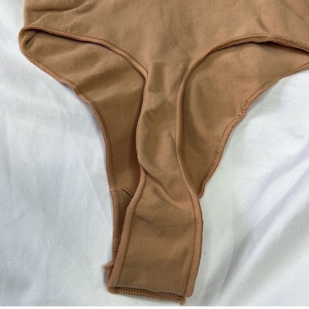 SKIMS SEAMLESS SCULPT THONG BODYSUIT SHAPEWEAR OCHRE BEIGE SIZE LARGE XL - Picture 7 of 8